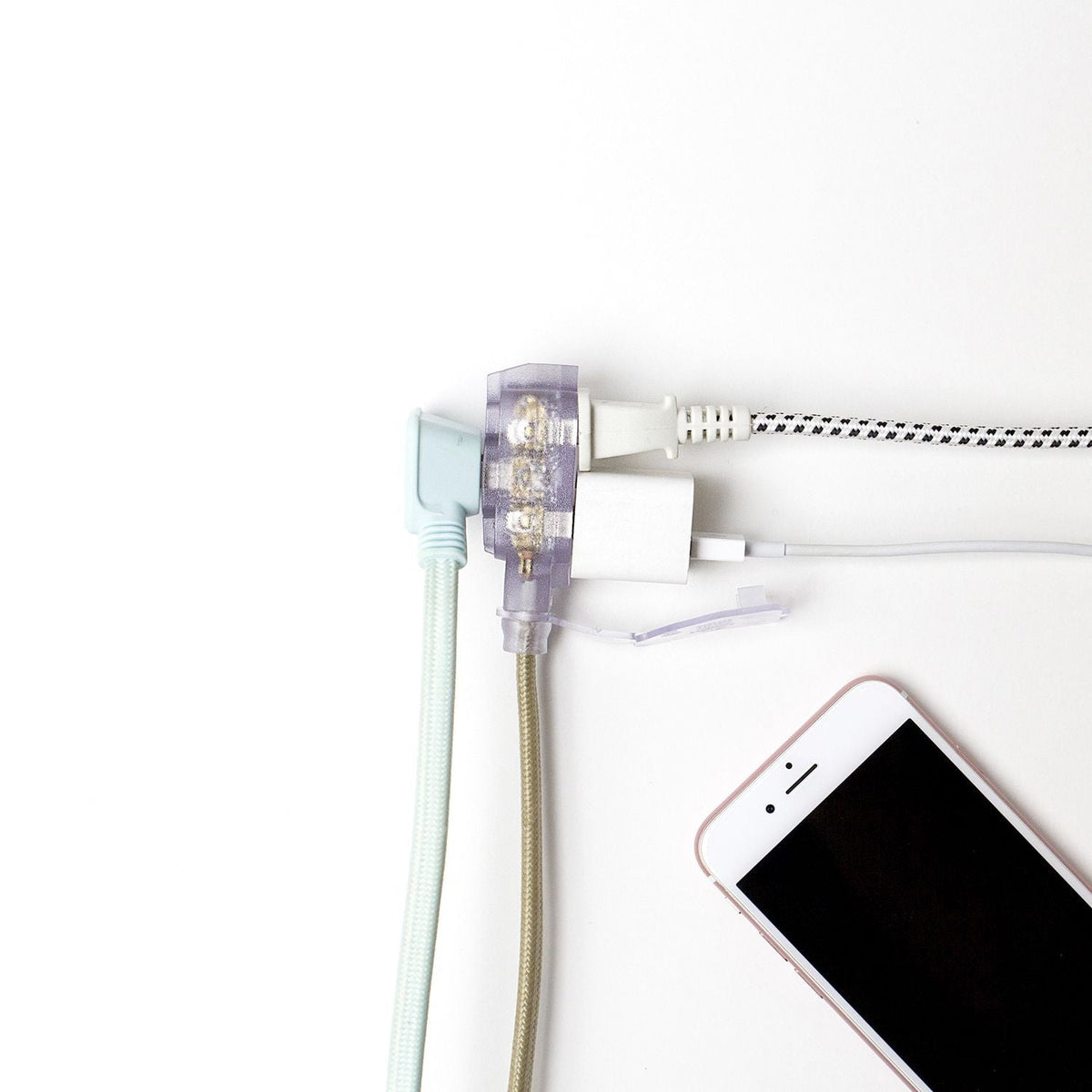 Globe 9-ft 16/2 Fabric Extension Cord, Right Angle Plug, 3 Outlets, Gold