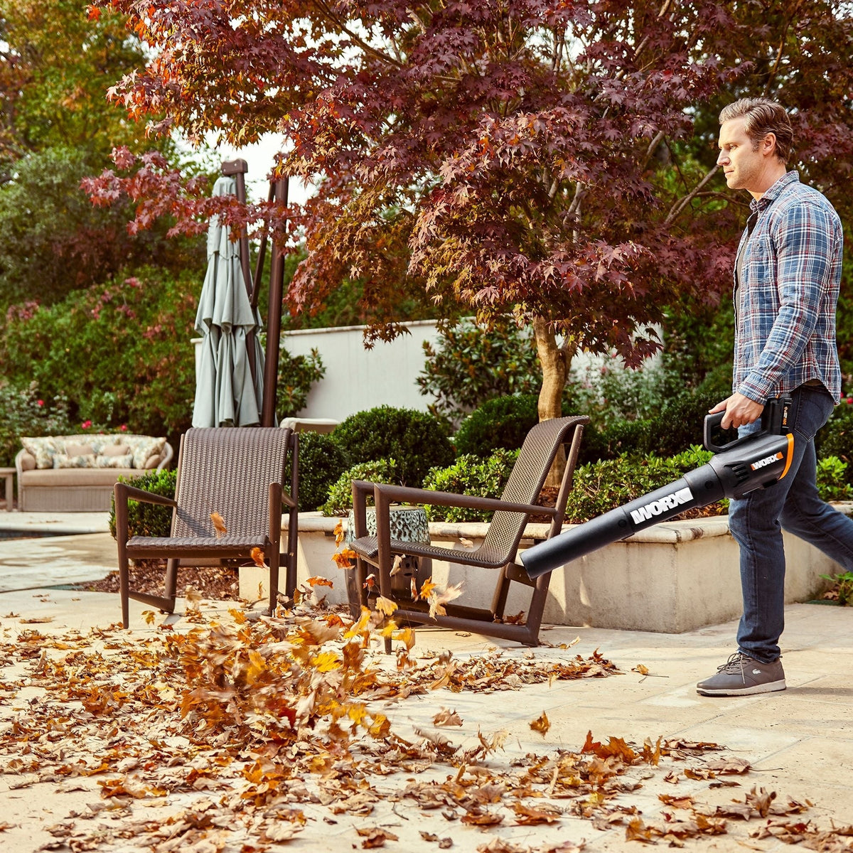 20V Power Share 360 CFM 75 MPH Leaf Blower (Tool only)