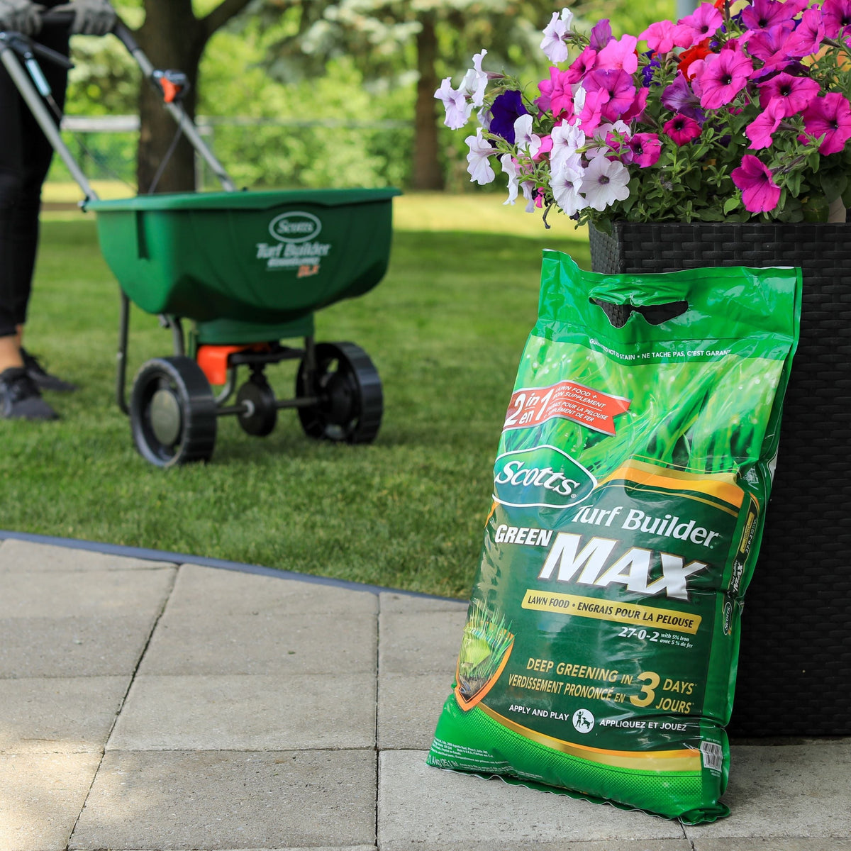 Turf Builder Green MAX Lawn Fertilizer, 27-0-2, 350-m2